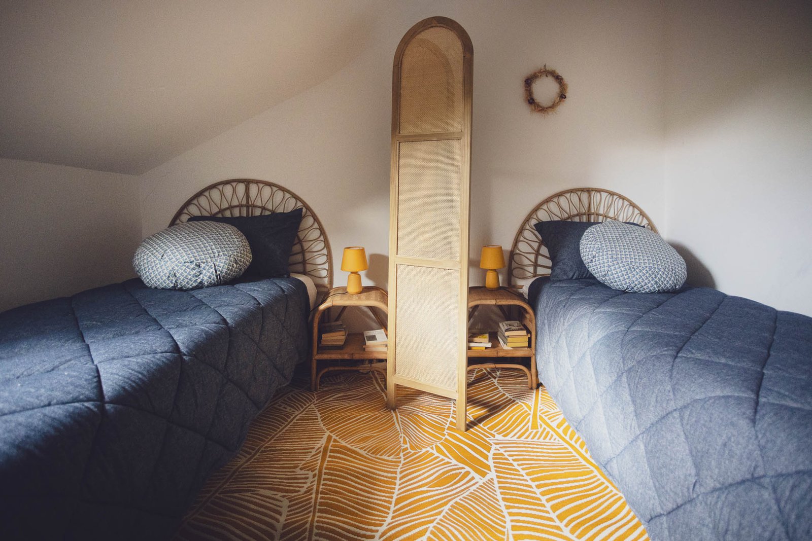 Chambre Ouest, vue 2 – Gîte de groupe Ecoliving Le Chemin à Blennes, Seine-et-Marne