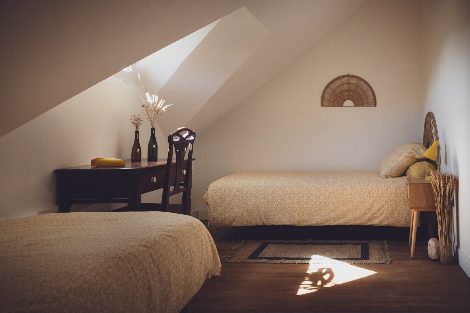 Chambre Sud, vue 2 – Gîte de groupe Ecoliving Le Chemin à Blennes, Seine-et-Marne